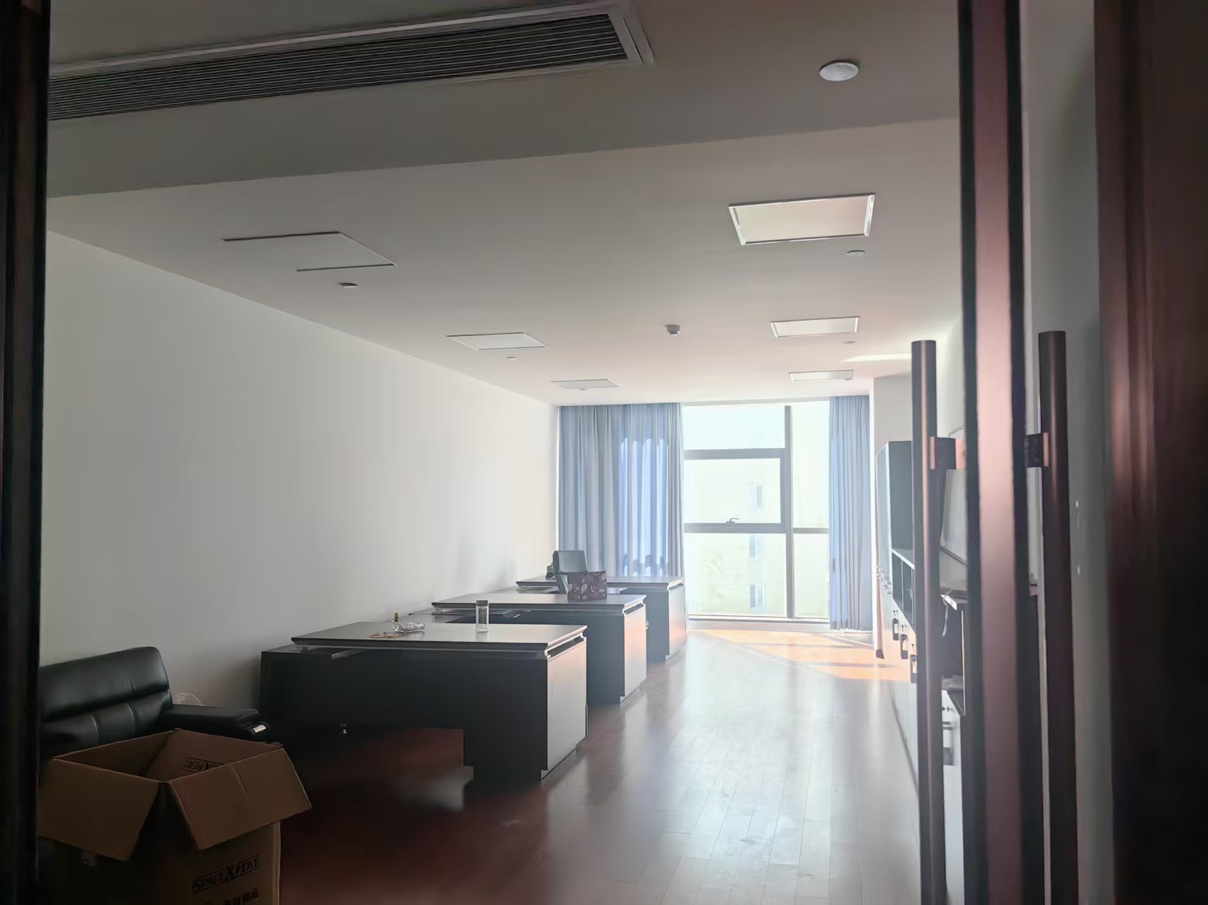 南京市鼓楼区清江南路7号越洋国际写字楼16楼1605、1606室招租公告交易公告